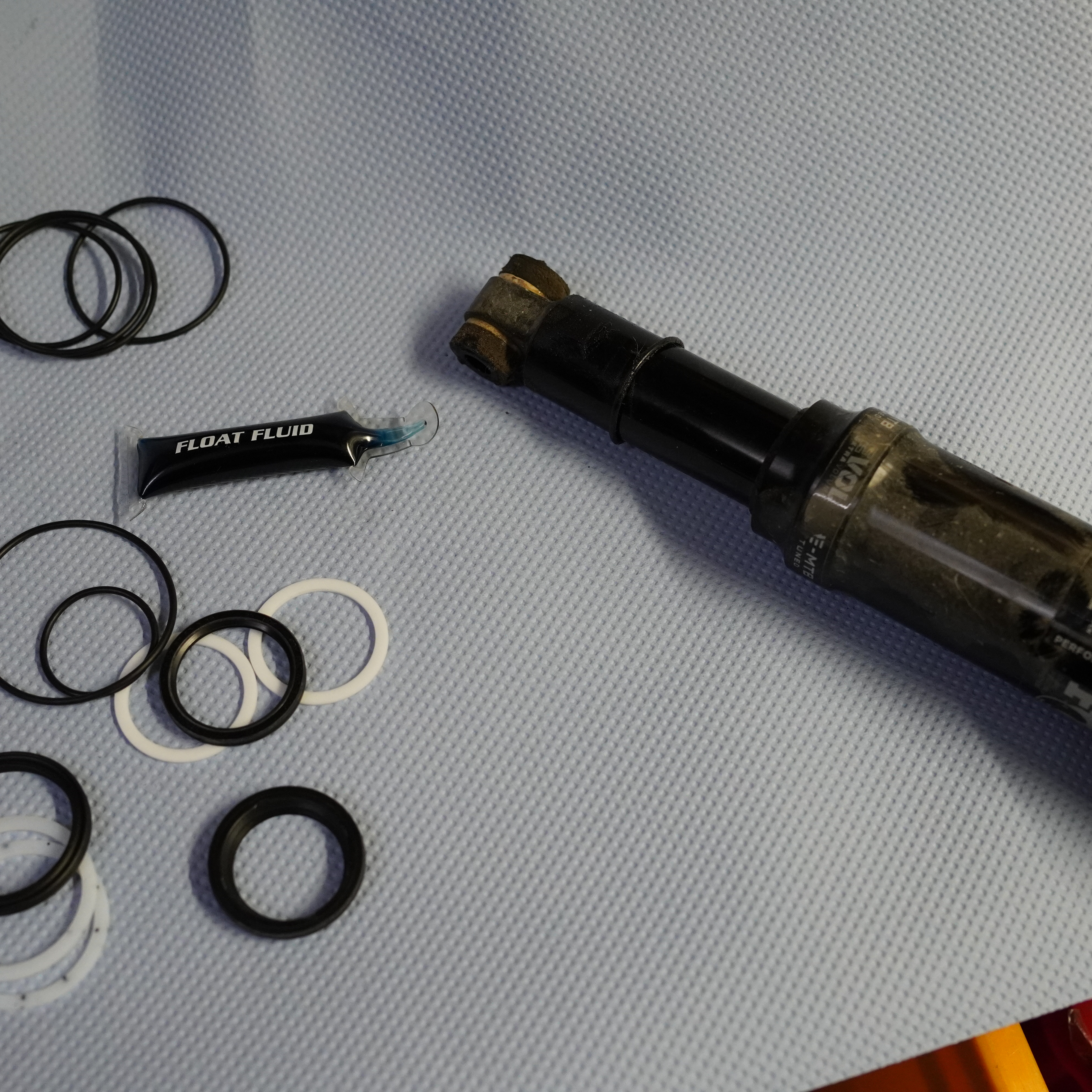 Shock & fork service, seals &ndash; BrandauBikes