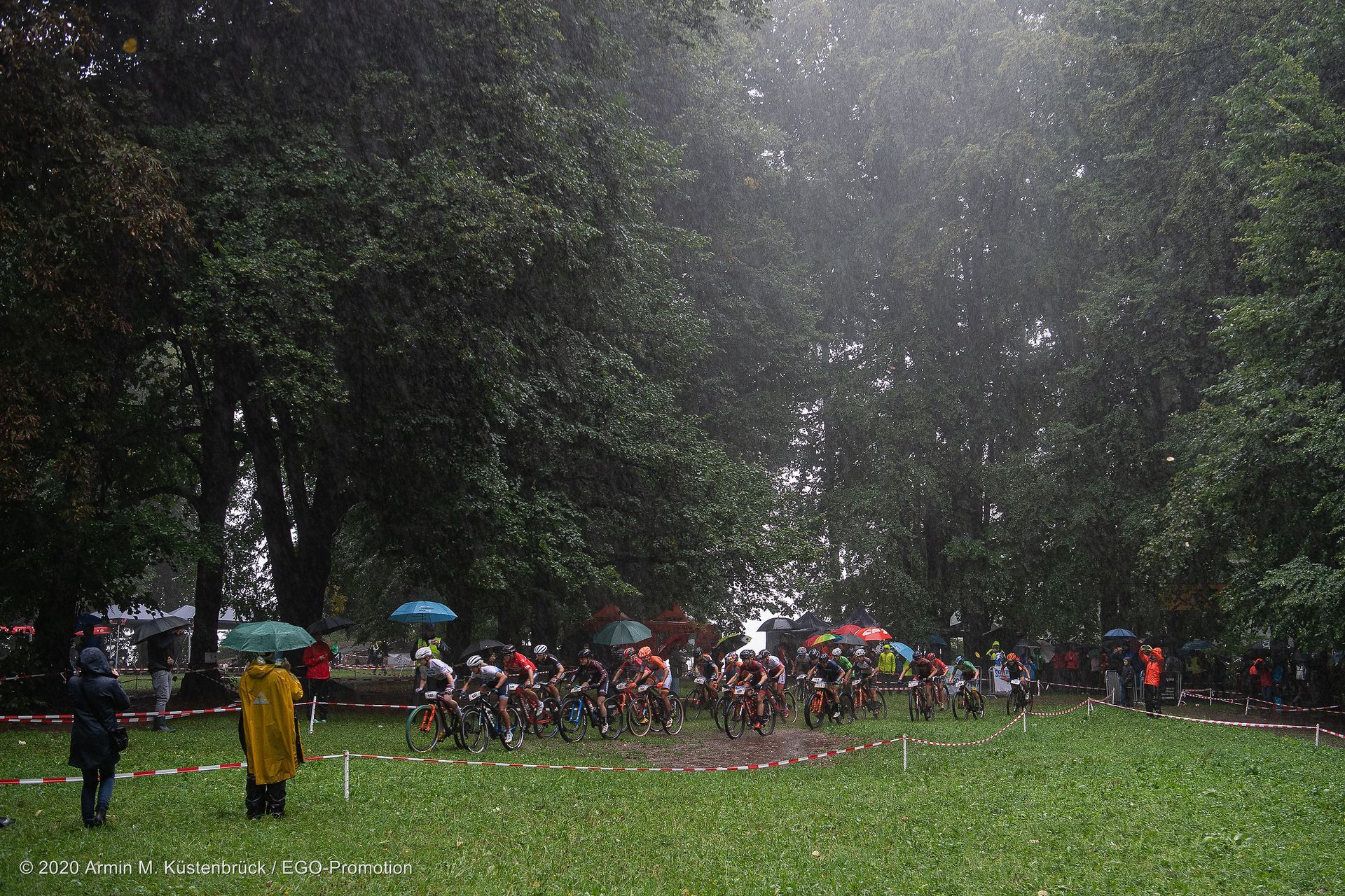 XCO race start
